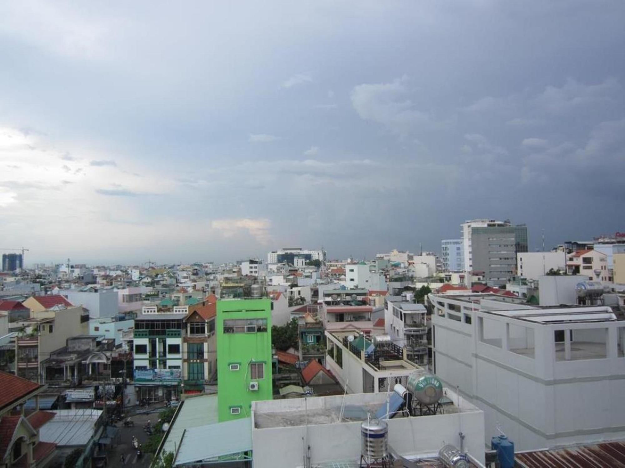 Hoang Thanh Thuy Airport 2 - Gan Am Thuc Dem Cho Hoang Hoa Tham Hotel